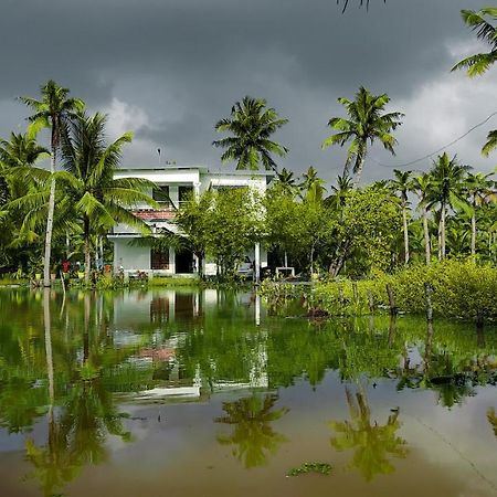 Aqua Green Home Stay Mundrothuruth Exterior photo